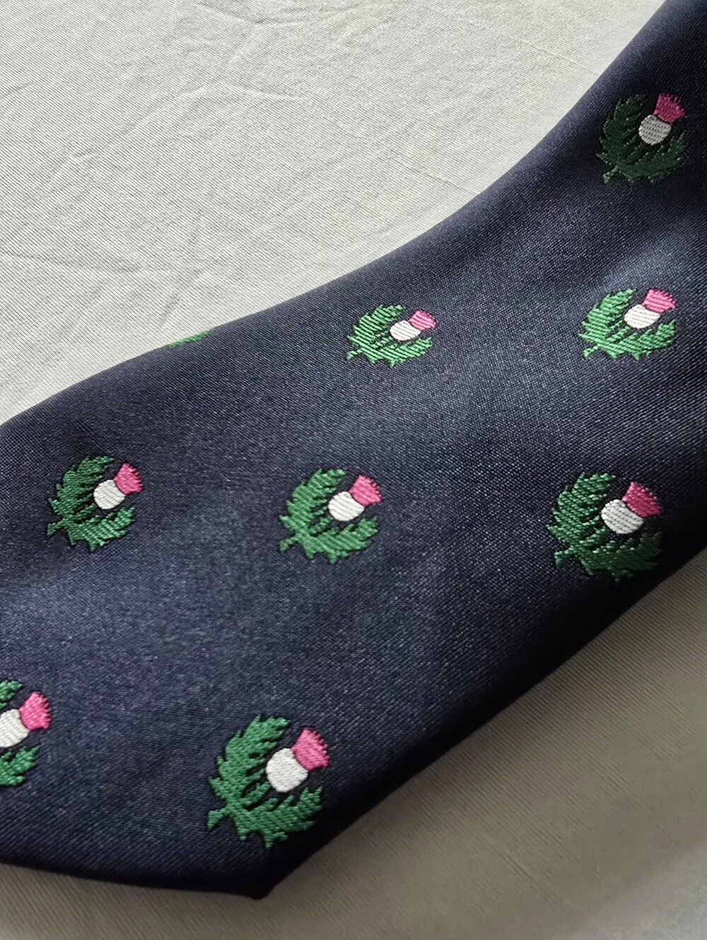 Frederick Thomas Designer Mens Tie Dark Navy Embroidered Scottish Thistle Vtg